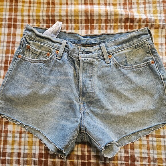 Women's Levi's jean shorts size 29 - Picture 1 of 3